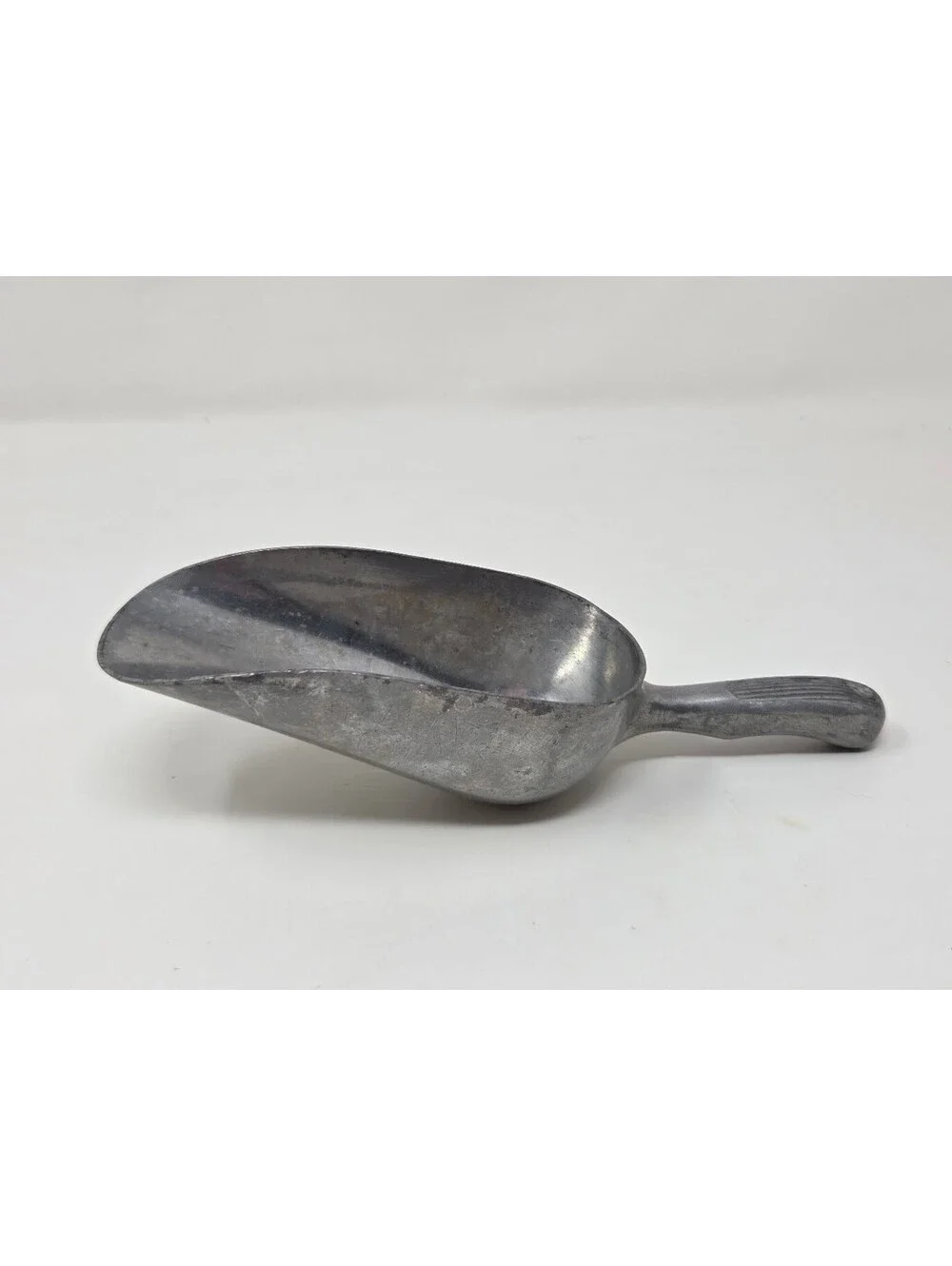 Vintage Hilton Hotel 12 x 6 Italy Aluminum Ice Scoop Ribbed Handle Hospitality
